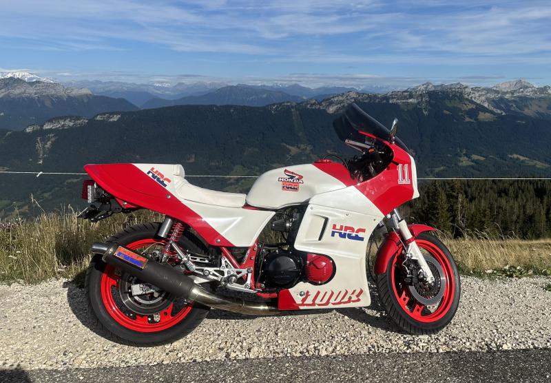 Honda cb1100r