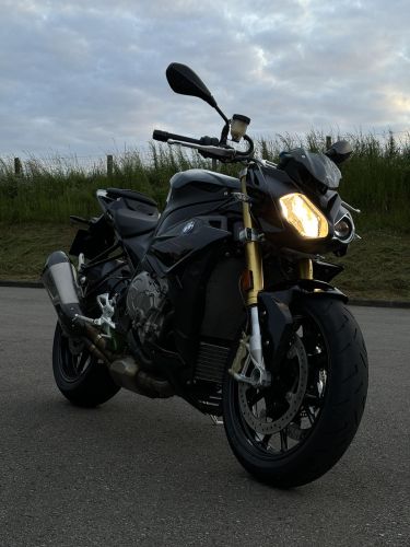 BMW S1000R