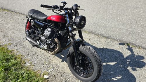 Moto Guzzi V9 Bobber Terra Edit