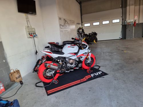 BMW S1000RR