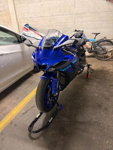 Yamaha YZF-R1